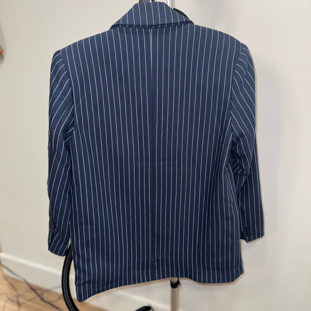 Abercrombie & Fitch Striped Navy Blazer - Picture 2 of 6